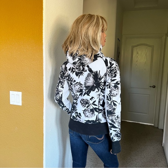 Lululemon Scuba Hoodie Brisk Bloom Full Zip - Picture 8 of 13